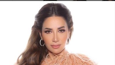 ديانا حداد تتألق بالقفطان الذهبي في العيد الوطني للإمارات