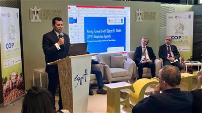 وزير الشباب والرياضة يصل دبي للمشاركة بمؤتمر المناخ COP28 