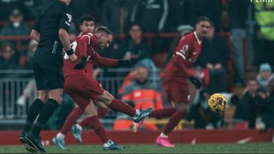 بعد 16 مباراة..ماك أليستر يقص شريط أهدافه مع ليفربول 