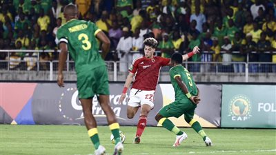 الأهلي ويانج أفريكانز في دوري أبطال أفريقيا.. انتهاء الشوط الاول بالتعادل السلبي 