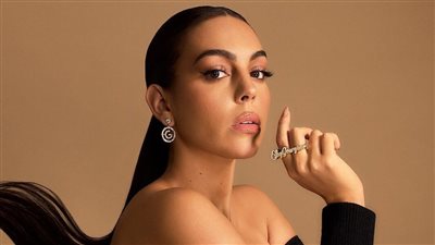 سعر غير متوقع لفستان جورجينا في أبو ظبي.. في المتناول |صور