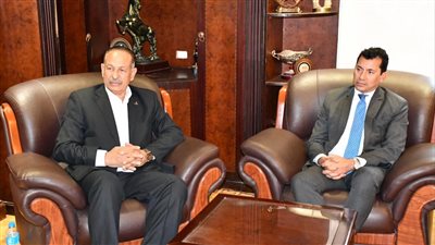 وزير الرياضة يبحث استعدادات استضافة البطولة الإفريقية وخطة الاتحاد المصري لكرة اليد