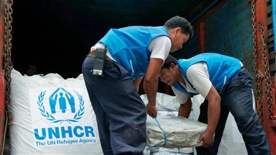 مفوضية اللاجئين تدعو لإنقاذ 400 لاجئ من الروهينجا عالقين على متن قاربين
