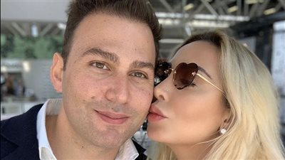 جويل ماردينيان توضح موقف زوجها من ارتدائها المايوه