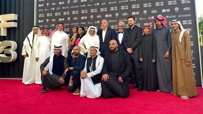 أبو بكر شوقي وفريق فيلم هجان على السجادة الحمراء بمهرجان البحر الأحمر السينمائي