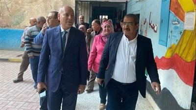 نائب محافظ القاهرة عن المنطقة الشرقية يتفقد لجان الاقتراع بحي المرج