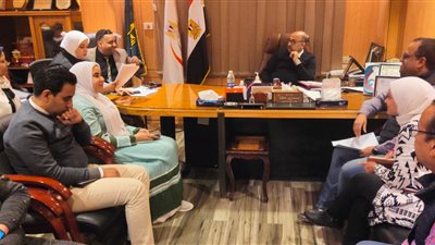 وكيل صحة أسيوط يناقش استعدادات الفرق الطبية لتأمين الإنتخابات الرئاسية