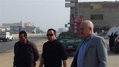 سكرتير عام الشرقية يتفقد أعمال تطوير طريق بلبيس/ العاشر من رمضان 