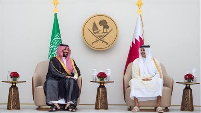 ولي العهد السعودى يصل الدوحة للمشاركة في القمة الخليجية