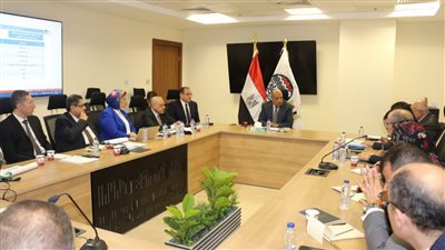 قطاع الأعمال تعلن افتتاح مصنع غزل 