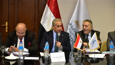 وزير العمل يستكمل زياراته لمنظمات أصحاب الأعمال والعمال.. ويلتقى قيادات الغرف التجارية