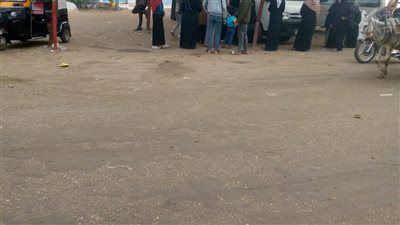 مواقف الدقهلية بدون رقابة.. وتعريفة الأجرة على مزاج السائقين 