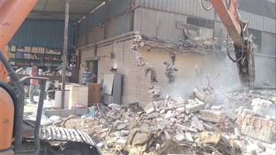 استكمال إزالة الشون بسوق الساحل وتعويض المستحقين