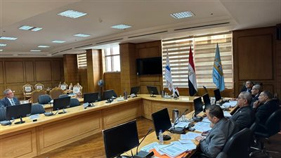رئيس جامعة كفر الشيخ يترأس لجنة اختيار عميد كلية الألسن