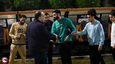 رئيس نادي فيوتشر يحفز اللاعبين قبل مواجهة اتحاد العاصمة