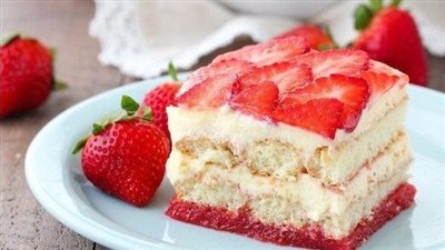 لذيذة وصحية.. طريقة تحضير تيراميسو بالفراولة والكريمة