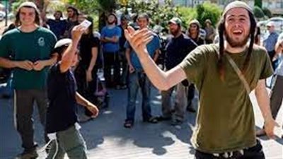 مُستوطنون يقتحمون 