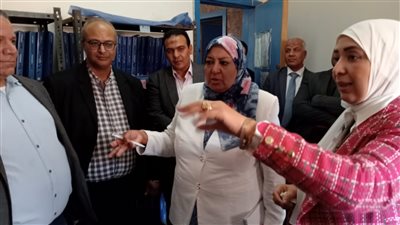 رئيس قطاع الرعاية الأساسية والتمريض يناقش صيانة الأجهزة المعطلة بالفيوم