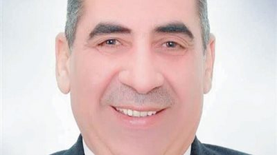 رئيس الضرائب مهنئًا السيسي: كل التوفيق لاستكمال مشروعات التنمية الشاملة 