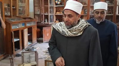 رئيس أزهر الشرقية يتابع أعمال صيانة المعمل والمتحف المركزي لمعهد الزقازيق الثانوي 