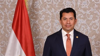 وزير الشباب والرياضة يعطي شارة بدء تدشين المطبخ الخيري بنادي إتحاد شمال سيناء