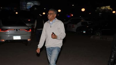 إيمان العاصي وسيد رجب ونرمين الفقي فى عزاء ناهد فريد شوقي
