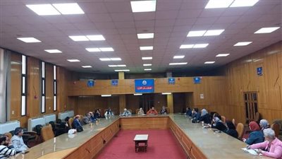 وكيل وزارة الصحه  بالاسماعيليه يتابع استعدادات مديرية الصحه لبدء الانتخابات الرئاسية