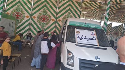 الكشف على  1328 مريضًا فى قافلة علاجية في قرية كفر بدواي بالدقهلية