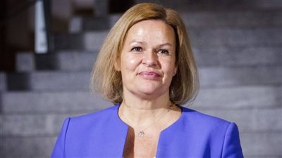 ألمانيا تعتزم تمديد الضوابط الحدودية مع التشيك وبولندا وسويسرا لشهرين على الأقل