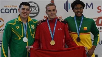 عبدالرحمن عمرو يتوج بذهبية افريقيا  للسباحة في موريشيوس