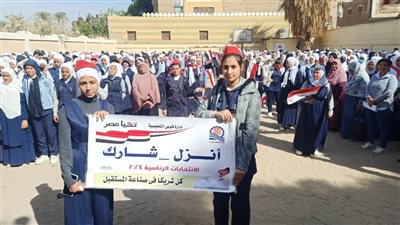 مدير تعليم قوص يشهد طابور توعوى بالصناعية بنات