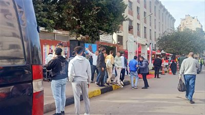 توافد المواطنين أمام لجان تصويت الانتخابات بمنطقة المنيل ومصر القديمة