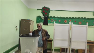 صور.. اللجان الانتخابية تفتح أبوابها لاستقبال المواطنين بمطروح 