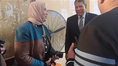 رئيس حي الازبكية تتفقد اللجان الانتخابية برمسيس