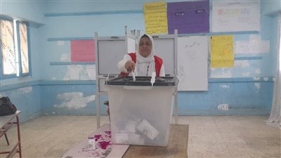 خلال ساعات.. 1100 ناخب وناخبة يدلون بأصواتهم في انتخابات رئاسية بمدرسة الجمهورية المعادي