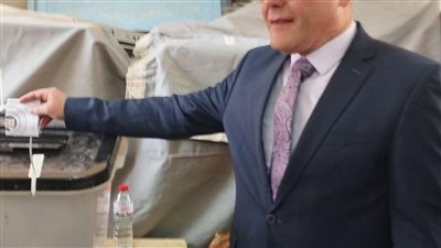 رئيس جامعة سوهاج يدلي بصوته الإنتخابي في استحقاق الإنتخابات الرئاسية