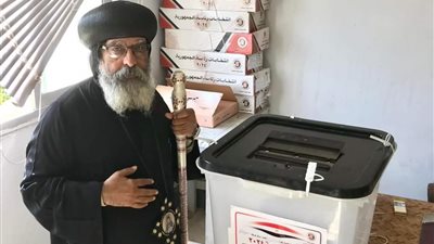 الأنبا أولوجيوس ومجمع الرهبان يدلون بأصواتهم في الانتخابات الرئاسية..شاهد