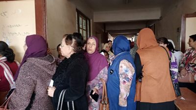 السيدات يتصدرن المشهد أمام اللجان بمدن وقري سوهاج