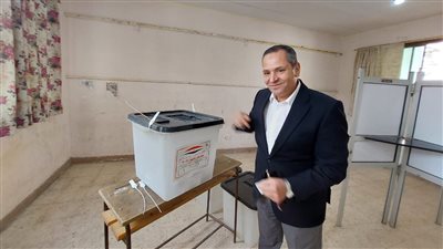 مساعد وزير التربية والتعليم يدلي بصوته في الانتخابات الرئاسية 2024 