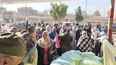 زحام الناخبين  أمام اللجان بمدينة النوبارية