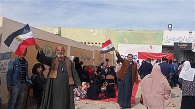 إقبال كثيف بلجان مدينة 15 مايو من المواطنين للإدلاء بأصواتهم 