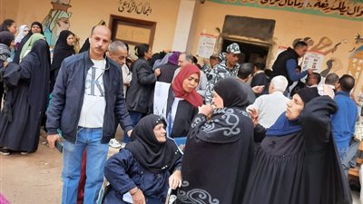 إقبال متزايد وتزاحم على لجان الاقتراع بجميع مراكز وأحياء أسيوط