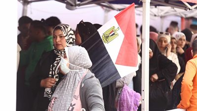 استمرار توافد المواطنين للإدلاء بأصواتهم في الانتخابات الرئاسية بلجنة بدر الإعدادية بالدقي 