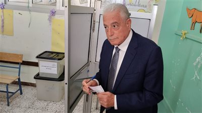 محافظ جنوب سيناء يدلي بصوته في الإنتخابات الرئاسية بالطور