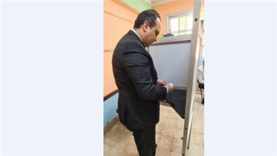 احمد السبكي رئيس الهيئة العامة للرعاية الصحية يدلي بصوته في الانتخابات الرئاسية