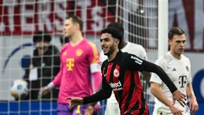 مرموش يقود هجوم فرانكفورت أمام دورتموند 