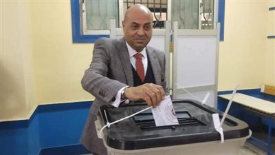  وكيل أول تعليم الشرقية يدلى بصوته فى الانتخابات الرئاسية 