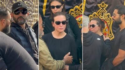 في أول ظهور بعد وفاة والدها.. ريهام عبد الغفور تواسي أحمد حلمي بملامح يكسوها الحزن