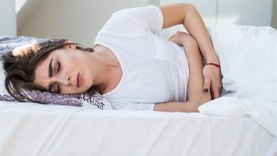 أمراض صادمة وراء آلام البطن.. طبيبة أمراض باطنية تحذر من كارثة