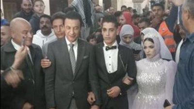 في لجنة الانتخابات.. عريس وعروسة يدليان بصوتهما في منشأة القناطر